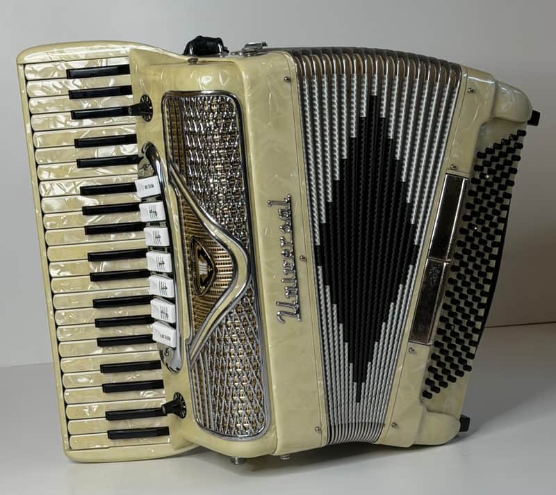 Pearl White Universal Piano Accordion LM (41Key/120Bass) W/ Microphones image 1