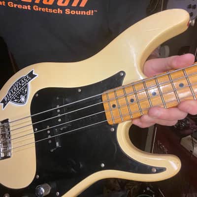 Peavey Fury 1980’s White image 2
