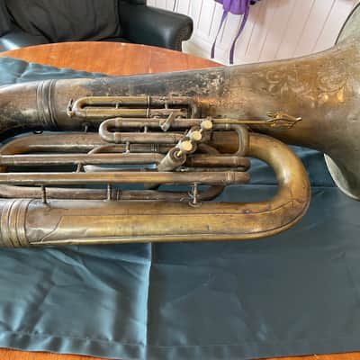 1914 C.G. Conn Antique Eb Tuba – Engraved Bell – Smooth Valves – Projec image 3