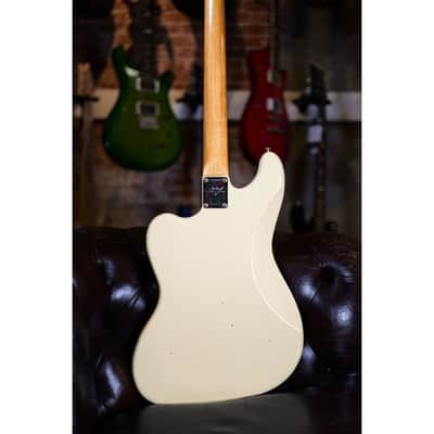 Fender Custom Shop B3 BASS VI Journeyman Aged Vintage White image 4