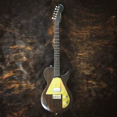 Zuvanich Single cut modern 2021 Mahogany with black wash image 2