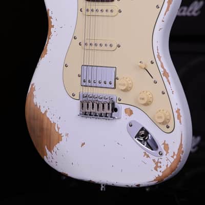 Dhatarattha HSS Strat-Style – White Nitro Relic image 4