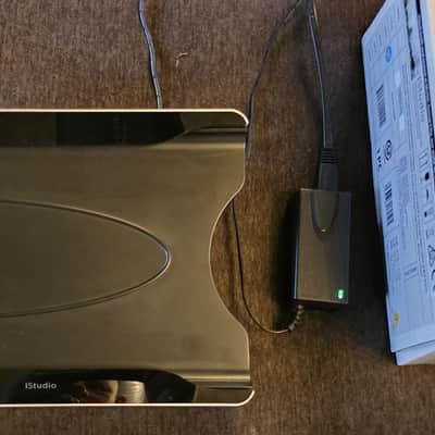 Behringer iStudio iS202 iPad Docking Station and Interface 2010s - Black image 2