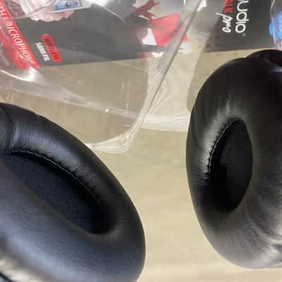 Blu Audio Xtreme - Bluetooth Headphones with Microphone - Red or green image 5