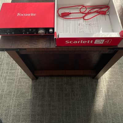 Focusrite Scarlett 2i4 2nd Gen USB Audio Interface 2016 - 2018 - Red / Black image 1
