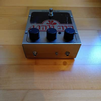 Electro-Harmonix Big Muff Pi 2000 - Present - Silver / Black / Red image 3