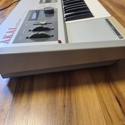 Akai X7000 Sampling Keyboard (GOTEK) 1980s - Silver image 11