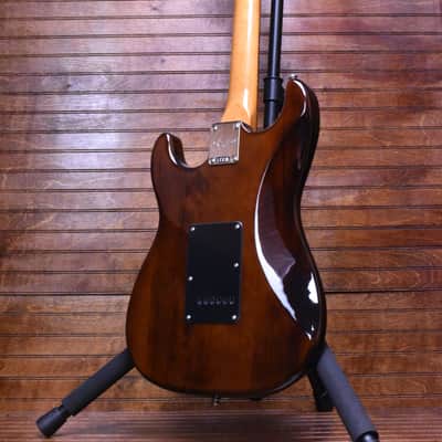 Squier Classic Vibe '70s Stratocaster® HSS, Laurel Fingerboard, Walnut image 4