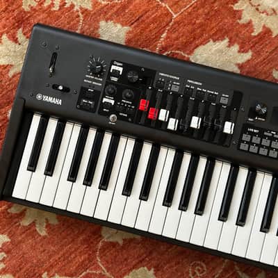 YAMAHA YC61 61-Key Synthesizer/Stage Keyboard image 3