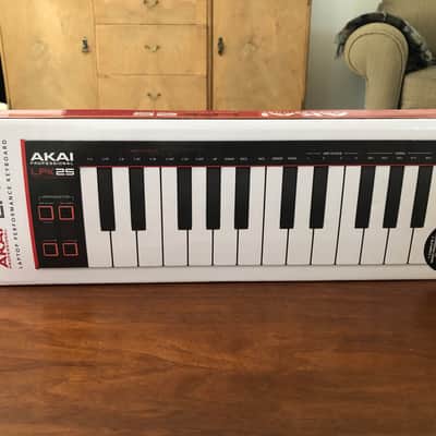 Akai LPK25 MKII 25-Key MIDI Controller 2022 - Present - Black