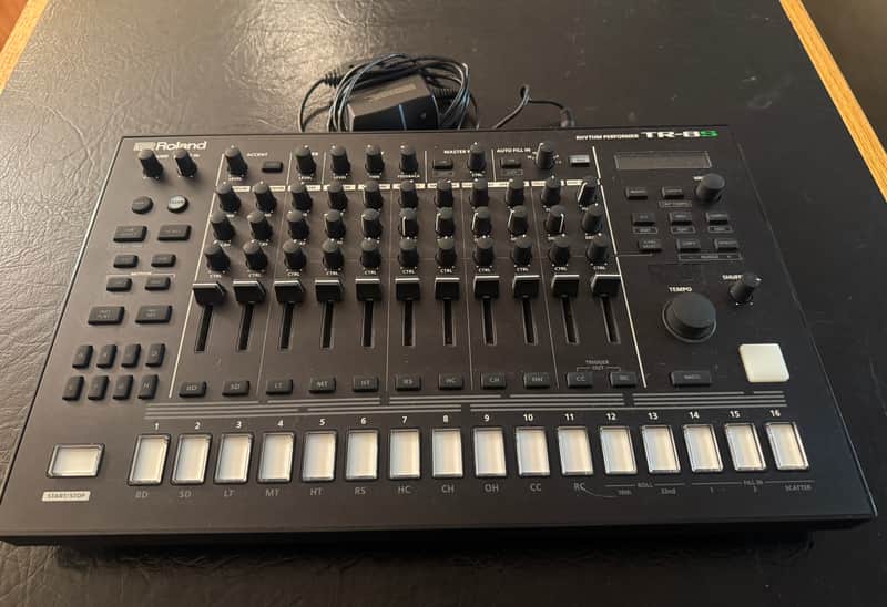 Roland TR-8S AIRA Rhythm Performer with Sample Playback 2018 - Present - Black image 1