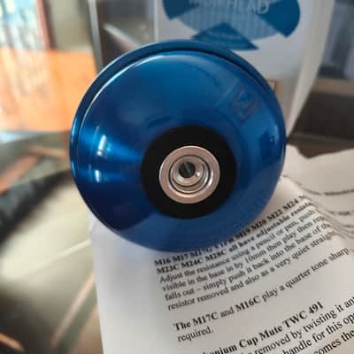 Wallace TWC M17 trumpet blu mute for practice and noise reduction image 3