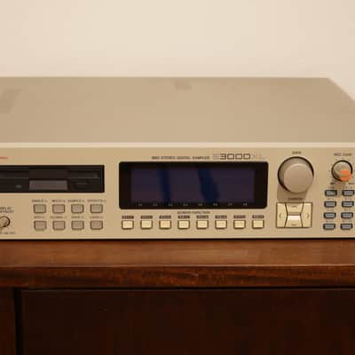 Akai S3000XL Sampler image 5