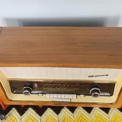 1958 Telefunken  Opus 9 - Nussbaum finish - very clean - 6 speakers - all tube image 9