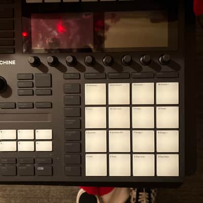 Native Instruments Maschine MKIII Limited Edition 2022 - Purple