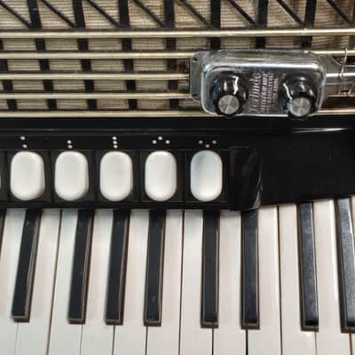 Hohner Atlantic IV N De Luxe Accordion image 9