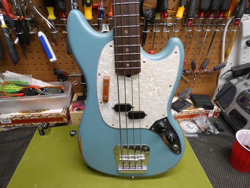 Fender JMJ Mustang Bass