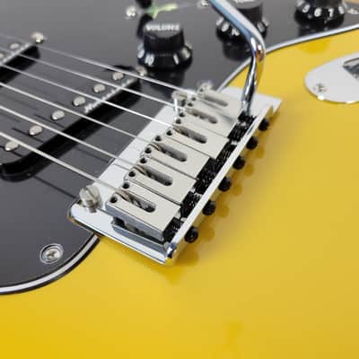 2025 Fender Player II Modified Stratocaster - Sunshine Yellow image 15