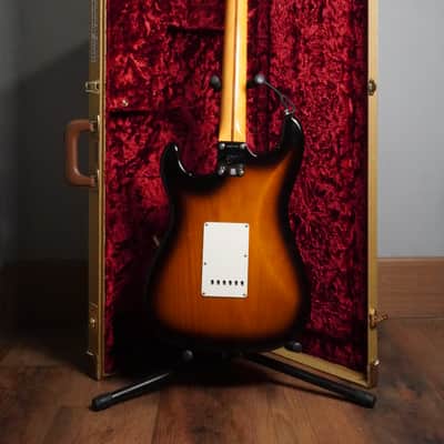 Fender Eric Johnson Signature '54 "Virginia" Stratocaster 2023 - 2-Color Sunburst image 3
