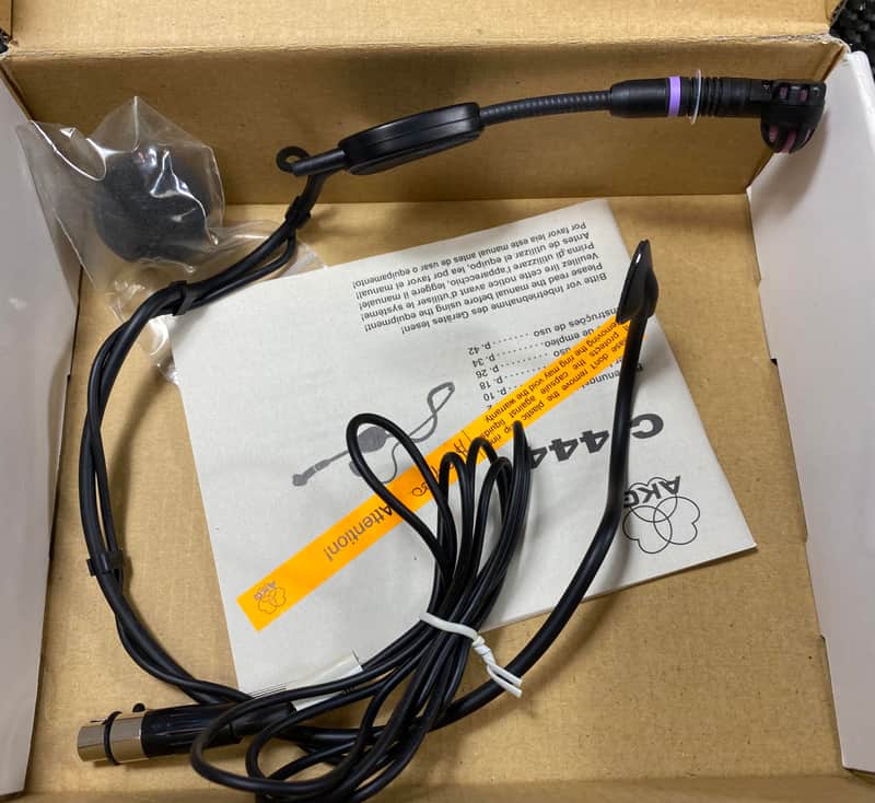 AKG C 444 L High-performance sports head-worn condenser microphone image 1