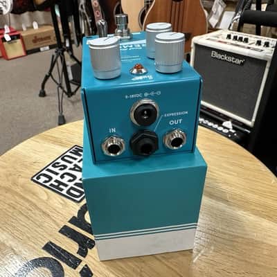 Supro Dual Mode Tremolo V2 Amplitude and Harmonic Tremolo & Drive Pedal w/Box image 7