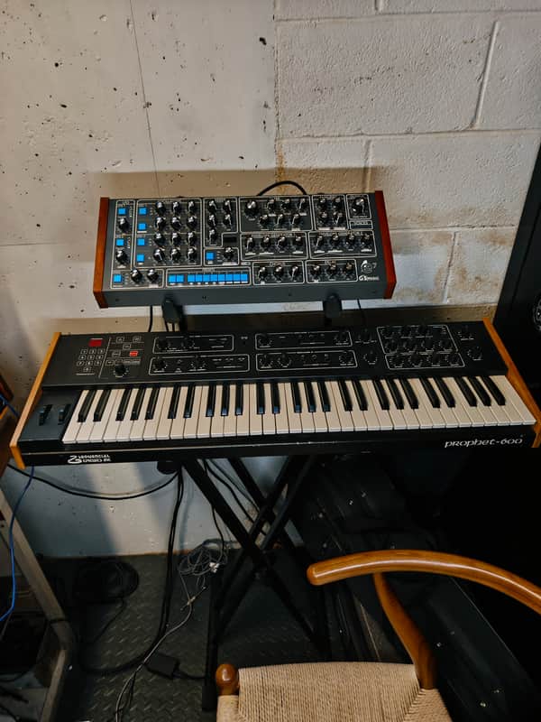 Sequential Prophet 600 61-Key 6-Voice Polyphonic Synthesizer