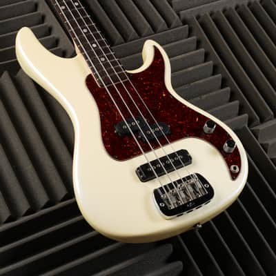 G&L USA SB-2 - 1999 - White image 3