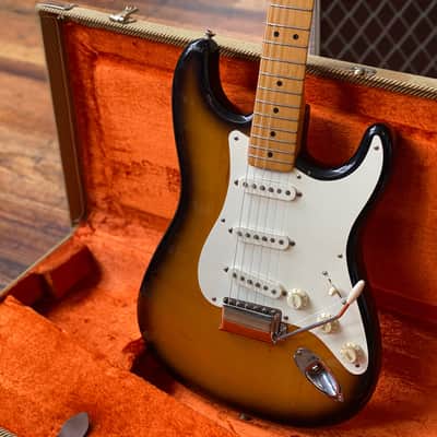 '94 Fender US Vintage Series - '57 Reissue Stratocaster - 2 Colour Sunburst image 3