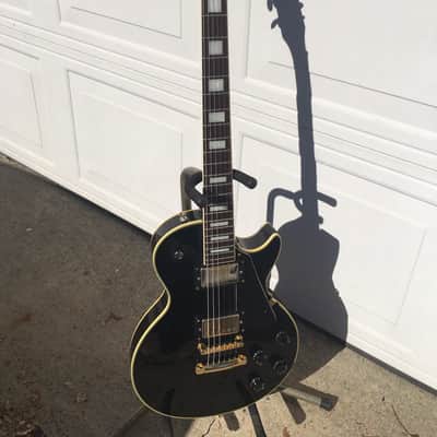 Samick  les paul custom   1987 Black  very rare the samick lawsuit headstock image 2