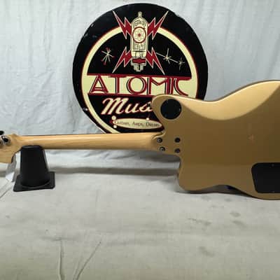 Fender Toronado GT HH Guitar with Case - MIK Made In Korea 2004 - Gold image 8