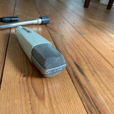 Sennheiser MD 421-2 Cardioid Vintage Dynamic Microphone 1960s - 1970s - White image 11