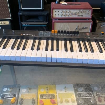 Studiologic Numa Compact 2x 88-Key Semi-Weighted Piano 2018 - Black image 5