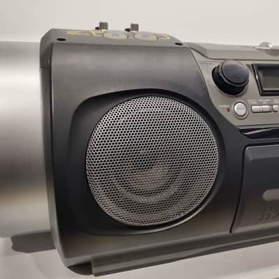 JVC Ghettoblaster CD System Scratch Drum Pad Boombox with Remote 2000 Grey image 1