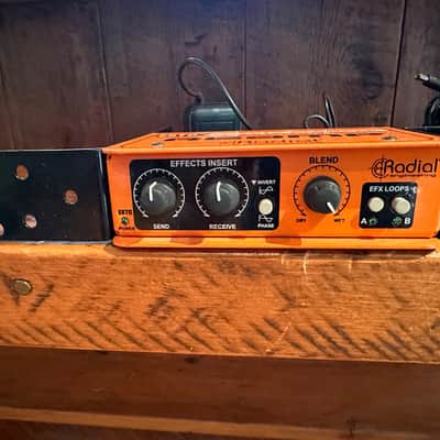 Pair of Radial EXTC-SA Reamp modules, with rack mount image 2