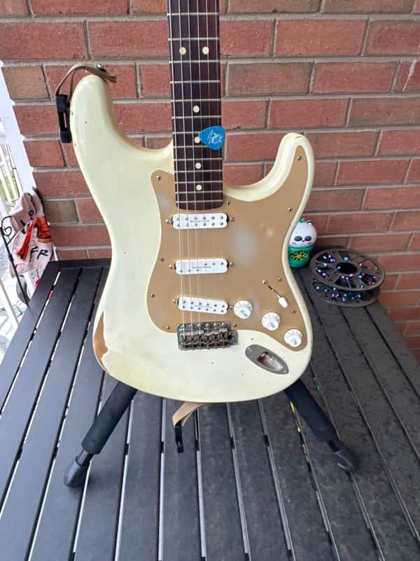 Partscaster Stratocaster - White image 1