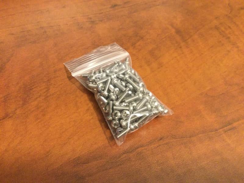 M2.5 Screws - 8mm - Pack of 100 - Midiverse Modular image 1