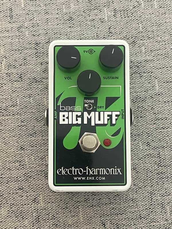 Electro-Harmonix Nano Bass Big Muff Pi Distortion / Sustainer