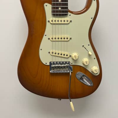 Fender American Performer Stratocaster 2019 - Honey Burst image 2