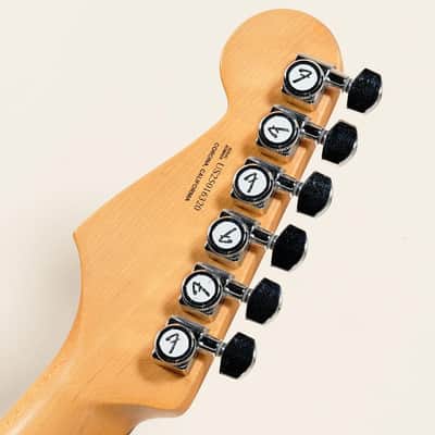 Fender American Ultra Luxe Vintage 60s Stratocaster Ice Blue Metallic Ice Blue Metallic [US25016320] (05/15) image 10