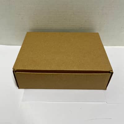 StewMac Ghost Drive Transparent Overdrive Pedal – Authentic Klon–Inspired Circuit – StewMac Professionally Built Overdrive Effects Pedal, NO ASSEMBLY REQUIRED! Gold image 14