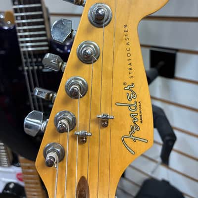 Fender American Standard Stratocaster with Maple Fretboard 1996 - 1997 - Vintage White image 9