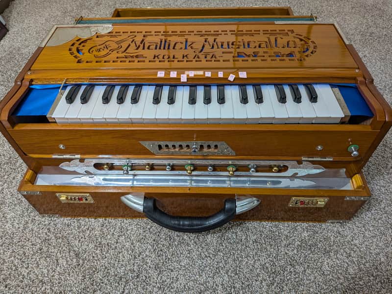 Portable Harmonium with Scale Changer. BRAND NEW - 60 PERCENT OFF image 1