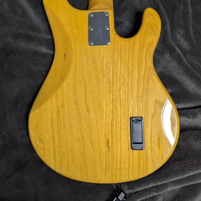 Ernie Ball Music Man StingRay 5 H LEFT HANDED with Maple Fretboard 1999 - 2018 - Natural Gloss image 6