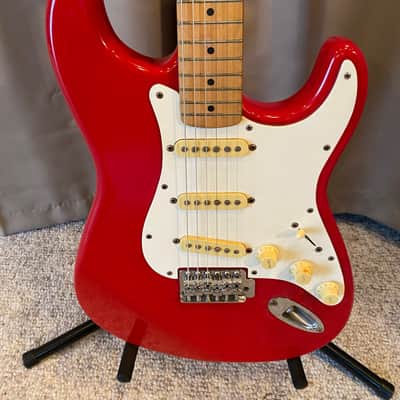Fender Squier Stratocaster 1992 Torino Red CN series made in Korea -  Rare Vintage Collector image 2