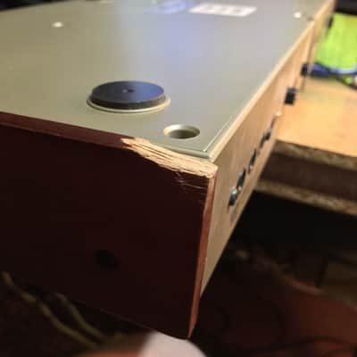 MicroKorg with PSU and clean battery compartment image 4