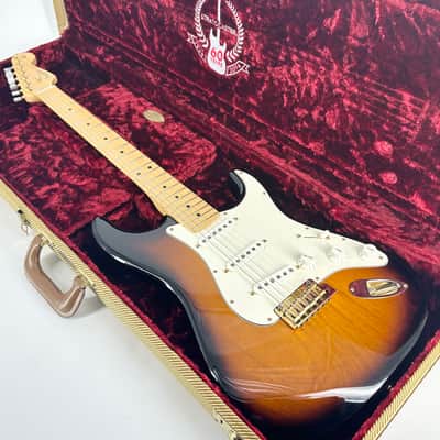 2014 Fender 60th Anniversary Commemorative American Stratocaster – 2 Tone Sunburst image 1