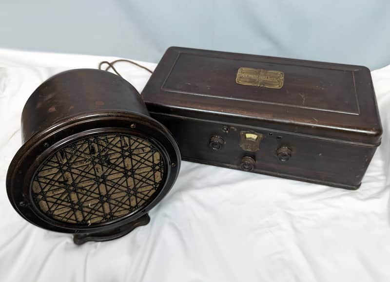 Atwater Kent Model 60C Metal Body Working with F4 Speaker 1920s image 1