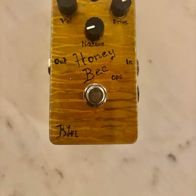 One Control BJFe in your hand series Honey Bee OD 4K | Reverb