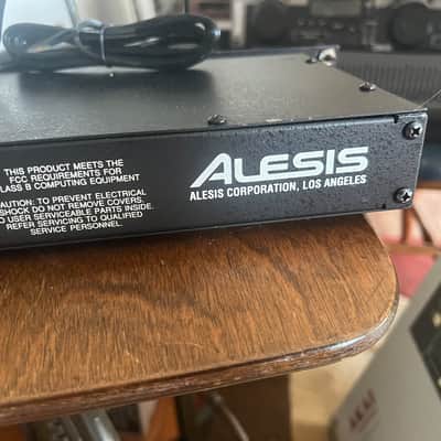 Alesis QuadraVerb 20k Bandwidth Simultaneous Digital Effects Processor w/ power supply & rack mount bolts / washers. image 8
