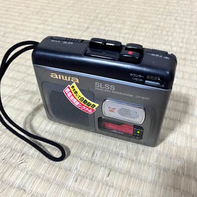 AIWA TP-530 Portable Cassette Recorder image 5